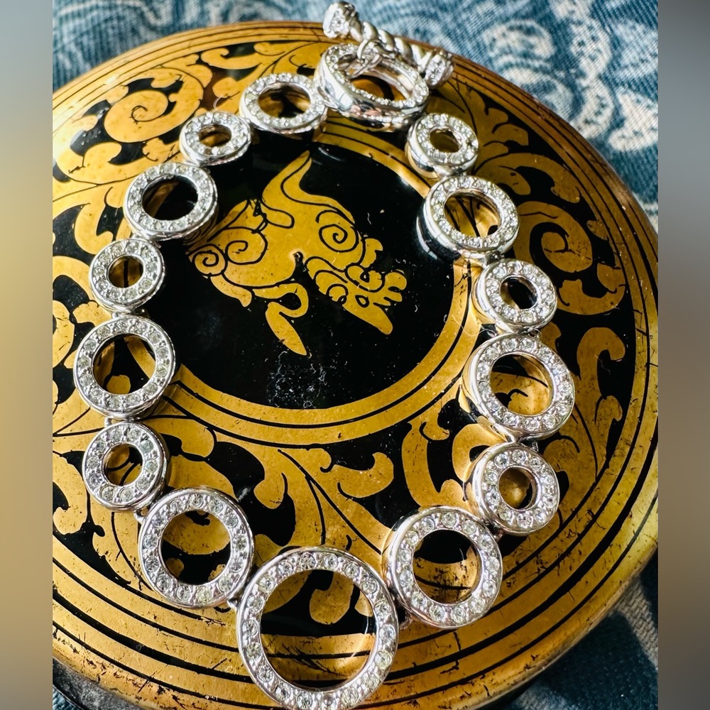 Ladies fashion bracelet google clasp